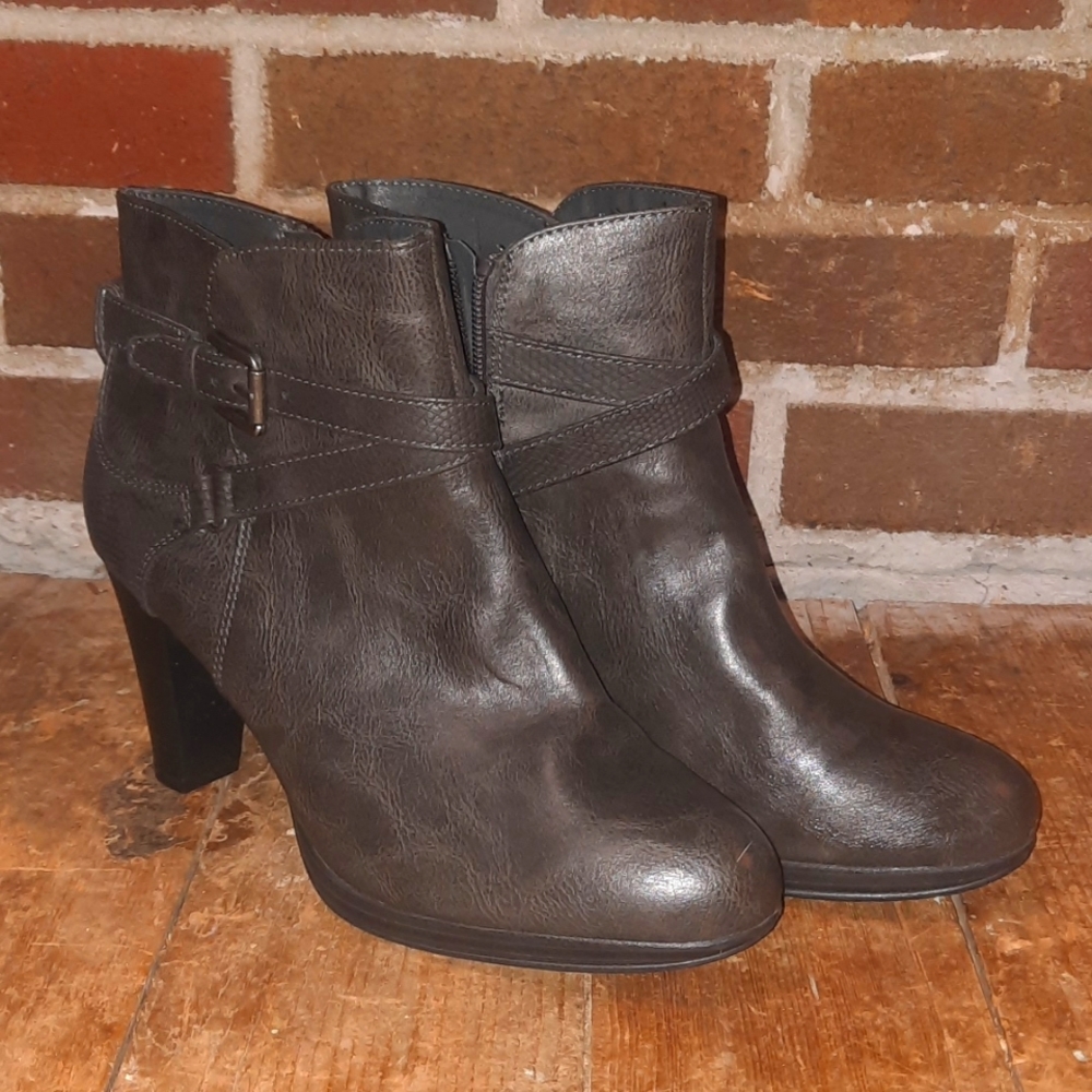 Ankle high heel boots